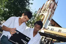 Entrega de computadores en Amag&aacute;