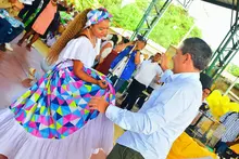 Entrega directa de equipos en Mar&iacute;a La Baja, Bol&iacute;var