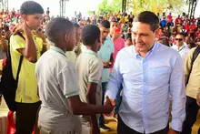 Entrega directa de equipos en Mar&iacute;a La Baja, Bol&iacute;var
