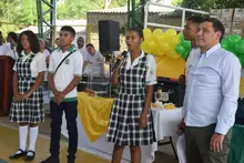 Entrega directa de equipos en Mar&iacute;a La Baja, Bol&iacute;var