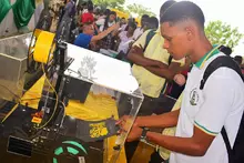 Entrega directa de equipos en Mar&iacute;a La Baja, Bol&iacute;var