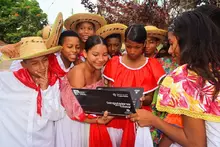 Entrega de computadores en Apartad&oacute;, Antioquia