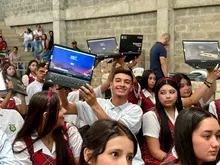 Entrega de computadores en Belalc&aacute;zar, Caldas