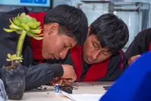 Estudiantes y docentes de la IE Misak Mama Manuela