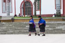 Estudiantes y docentes de la IE Misak Mama Manuela