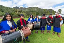 Estudiantes y docentes de la IE Misak Mama Manuela