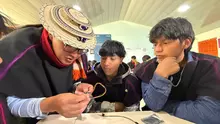 Estudiantes y docentes de la IE Misak Mama Manuela