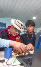 Estudiantes y docentes de la IE Misak Mama Manuela