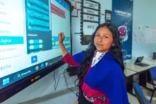 Estudiantes y docentes de la IE Misak Mama Manuela