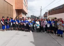 Estudiantes y docentes de la I.E. Misak Mama Manuela 