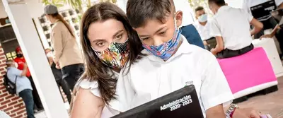 M&aacute;s alcald&iacute;as y gobernaciones entran en la onda de la modernizaci&oacute;n: 240 entes territoriales se suman en 2021 a Computadores para Educar