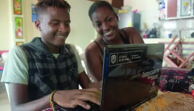 Comprados cerca de 2.000 computadores nuevos para los ni&ntilde;os del Valle: Karen Abudinen, ministra TIC