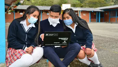 Capacitaci&oacute;n y computadores para comunidades educativas del Cauca