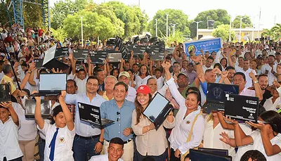 &ldquo;La entrega de computadores nos abre puertas, somos un chicos inquietos&rdquo; Geraldine Arazo