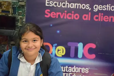 En una jornada de integraci&oacute;n, estudiantes de cuatro colegios crearon y aprendieron jugando