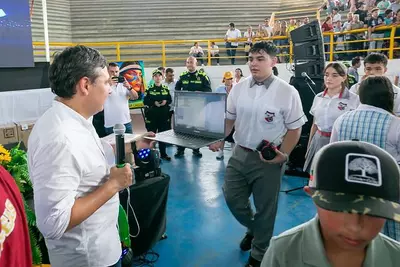 Ministro de las TIC entregar&aacute; computadores a estudiantes y escuelas de Ibagu&eacute; este jueves