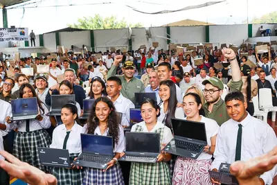 MinTIC entreg&oacute; m&aacute;s de 400 computadores en San Vicente de Chucur&iacute;