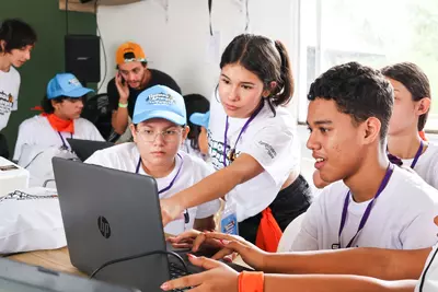 Computadores para Educar busca potenciar el futuro de 14.000 j&oacute;venes de colegios rurales de Colombia