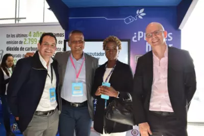 COMPUTADORES PARA EDUCAR PRESENTE EN L&Iacute;DERES POR LA EDUCACI&Oacute;N.