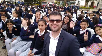 Tabletas para Educar estrenan ni&ntilde;os de Funza