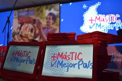 Gobierno nacional entregar&aacute; m&aacute;s de 20 mil computadores  a colegios p&uacute;blicos antes del 31 de diciembre de 2019