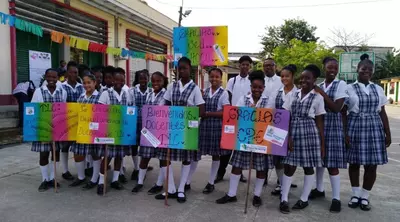 Cerca de 200.000 estudiantes beneficiados con tecnolog&iacute;a