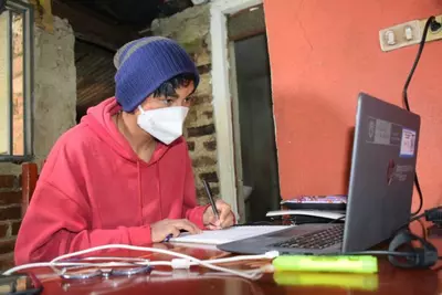 Estudiantes de Boyac&aacute; y Santander recibieron computadores para estudiar en sus casas