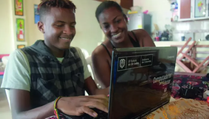 Comprados cerca de 2.000 computadores nuevos para los ni&ntilde;os del Valle: Karen Abudinen, ministra TIC