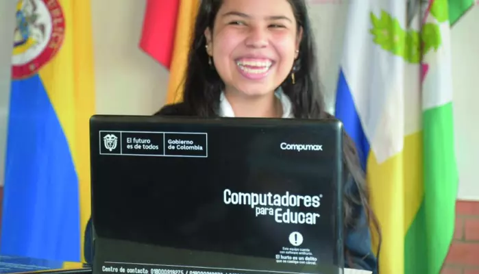 Comprados cerca de 6.500 computadores nuevos para los ni&ntilde;os del Cundinamarca: Karen Abudinen, ministra TIC