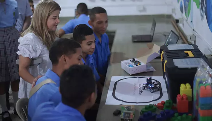 En el Atl&aacute;ntico, 33 colegios ya cuentan con laboratorios de innovaci&oacute;n