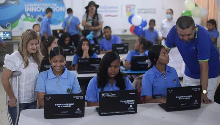 En 33 colegios se han habilitado los laboratorios de innovaci&oacute;n