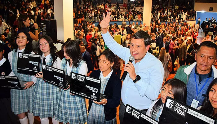 Ni&ntilde;os, ni&ntilde;as y adolescentes de Nari&ntilde;o, los primeros beneficiados con un computador para su casa gracias a MinTIC