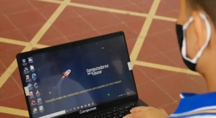Llegan en diciembre m&aacute;s de 1.700 computadores para los estudiantes de colegios oficiales