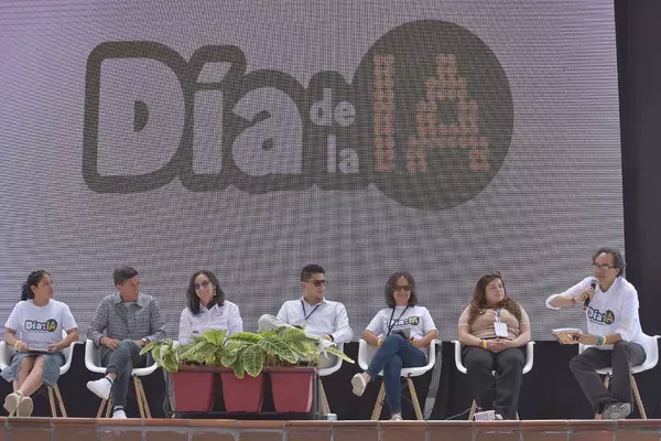 &iquest;C&oacute;mo la inteligencia artificial est&aacute; transformando a los estudiantes? y &iquest;Qu&eacute; papel juegan los docentes?