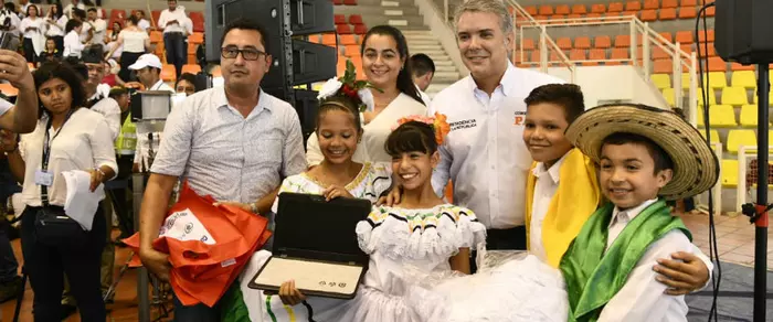 En Taller Construyendo Pa&iacute;s, la tecnolog&iacute;a sorprende a ni&ntilde;os de Tib&uacute;