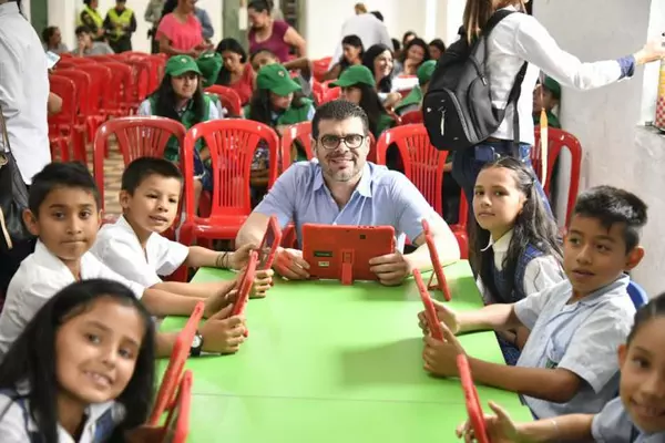 MinTIC entreg&oacute; 100 equipos para educar a estudiantes de Barichara (Santander)