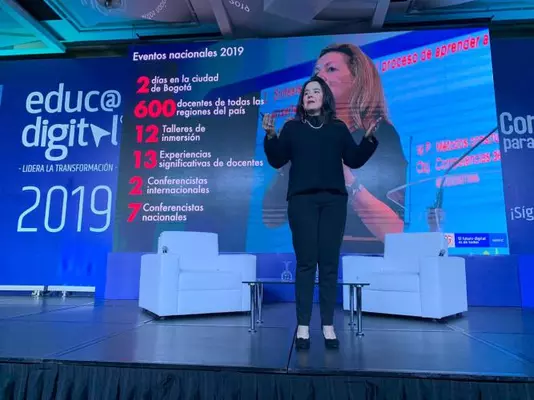 &ldquo;Estamos generando curr&iacute;culos digitales para que los j&oacute;venes se grad&uacute;en con habilidades para la cuarta revoluci&oacute;n industrial&rdquo;: Ministra TIC