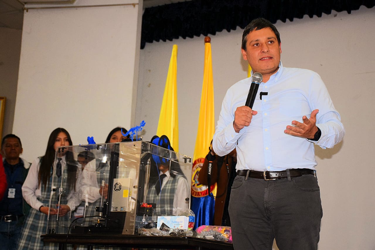 Entrega equipos en Pasto, Nari&ntilde;o