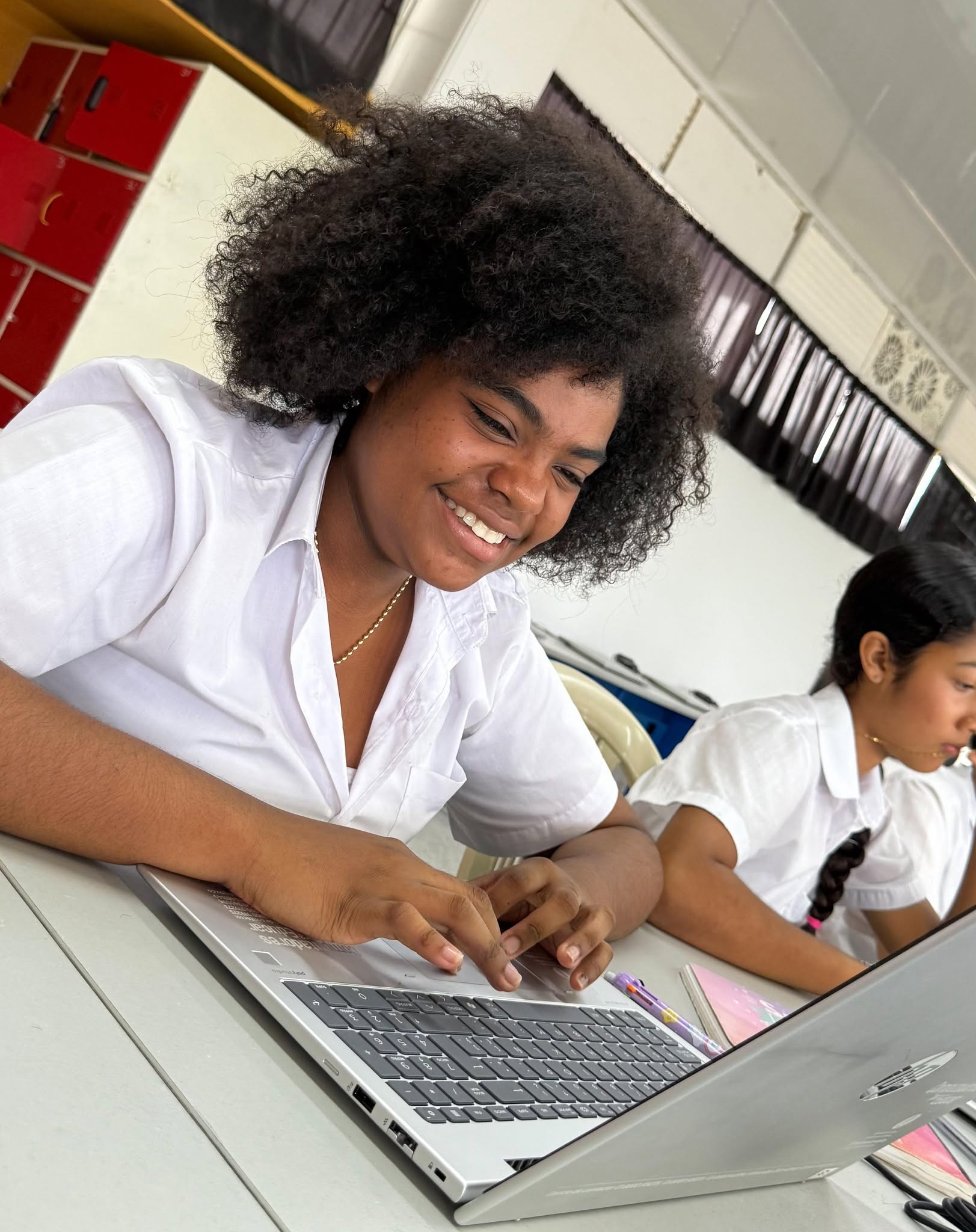 Entrega de computadores portátiles a estudiantes de grado undécimo (11°) de Escuelas Normales Superiores Entrega de computadores portátiles a estudiantes de grado undécimo (11°) de Escuelas Normales Superiores
